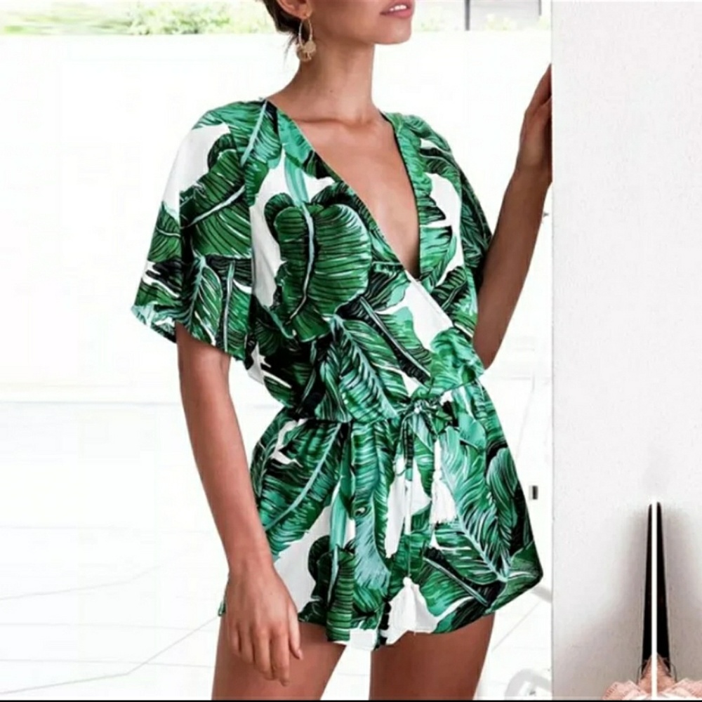 NEW!!!☆ white & green leaves romper 🍃🍃🍃